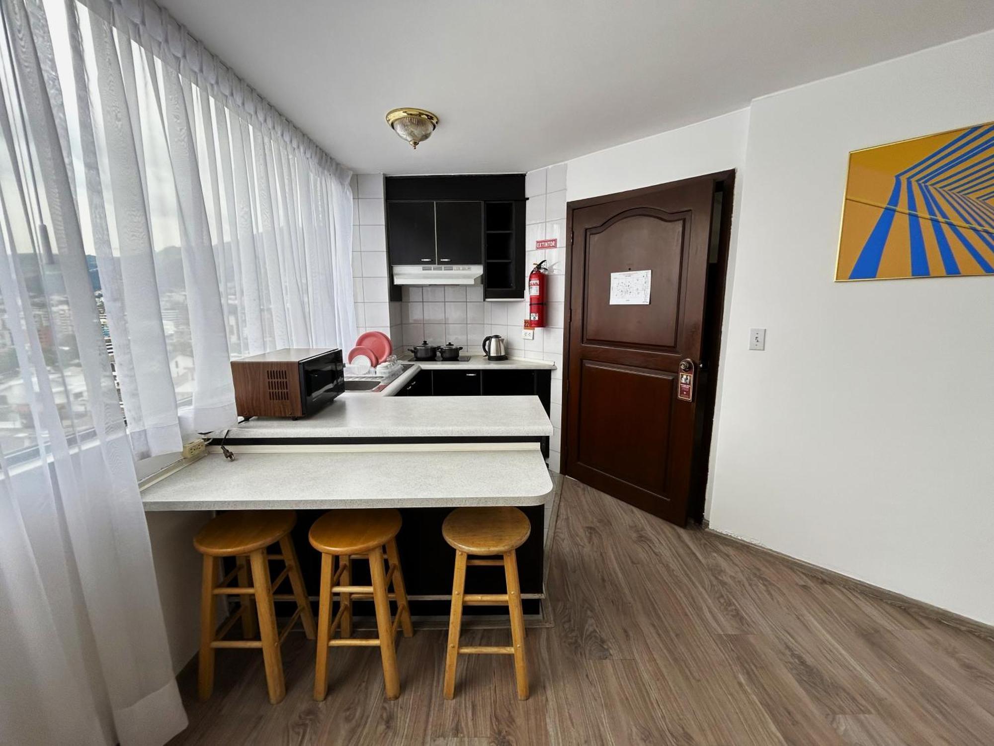 Stanford Suites Hotel Quito Zimmer foto